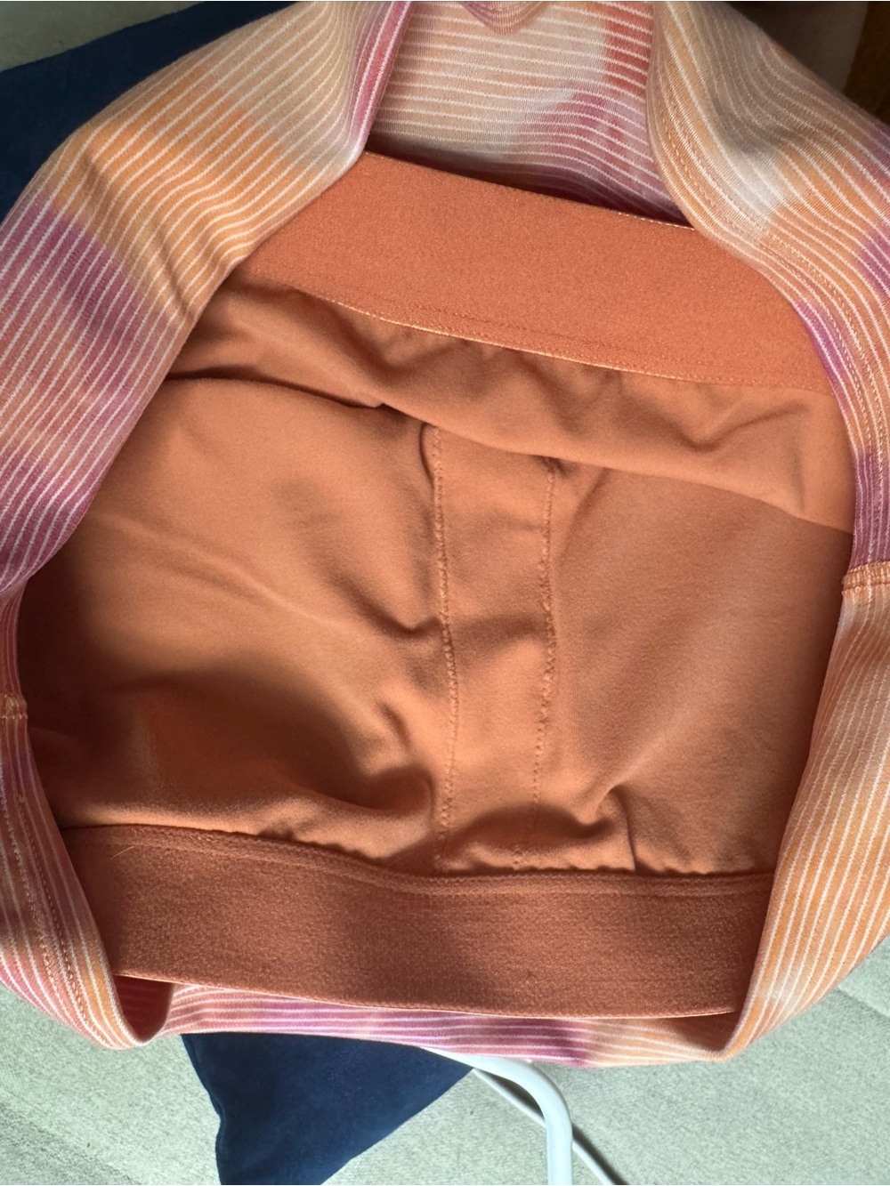ATHLETA Conscious Crop Tie Dye M - Picture 9 of 12